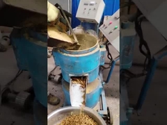 300kg/H高い出版物の木製の餌の製造所3のローラーの小さい木製の餌機械