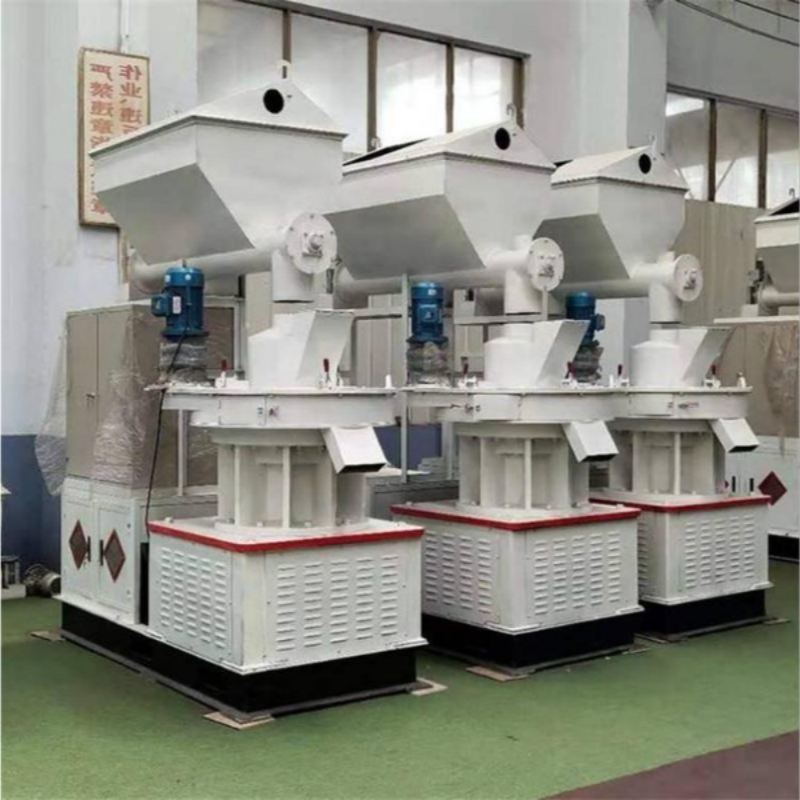 効率性 バイオマスのブリケッティングマシン 木の草 ソーダブリケッティング 200-500kg/h 容量 18.5kw